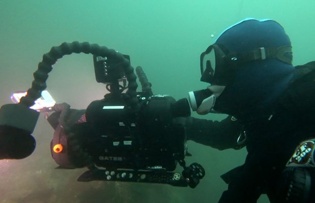 În acest episod din Blue World, Jonathan Bird explorează lumea fascinantă a caracatiței gigantice de Pacific.